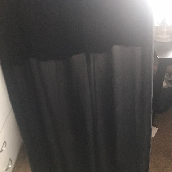Black maxi skirt with short layer underneath - Picture 4 of 4